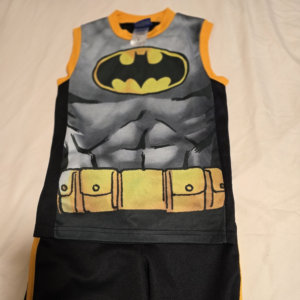 Boys size 6 matching set